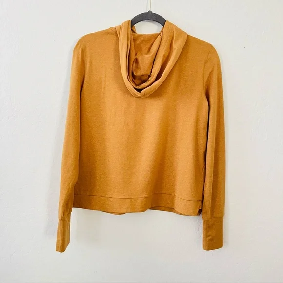 Vuori Halo Essential Hoodie - Picture 2 of 8